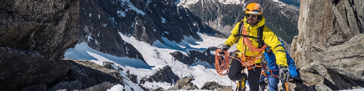Нова поставка PETZL.Ліхтарі, альпіністське і скелелазне спорядження